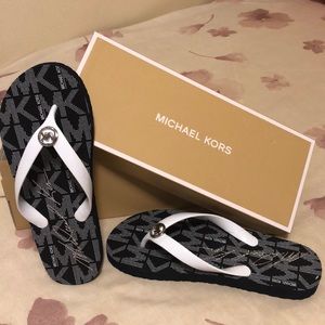 Michael kors flip flops